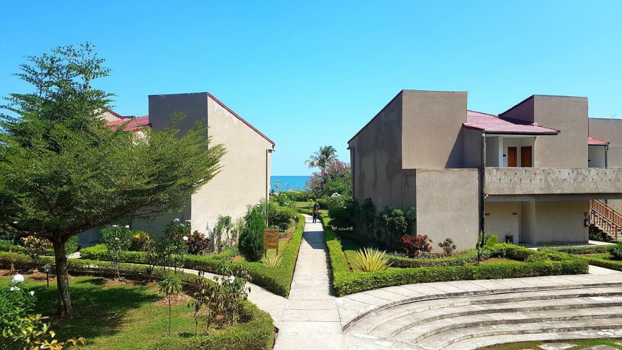 לבואן באג'ו Luwansa Beach Hotel מראה חיצוני תמונה